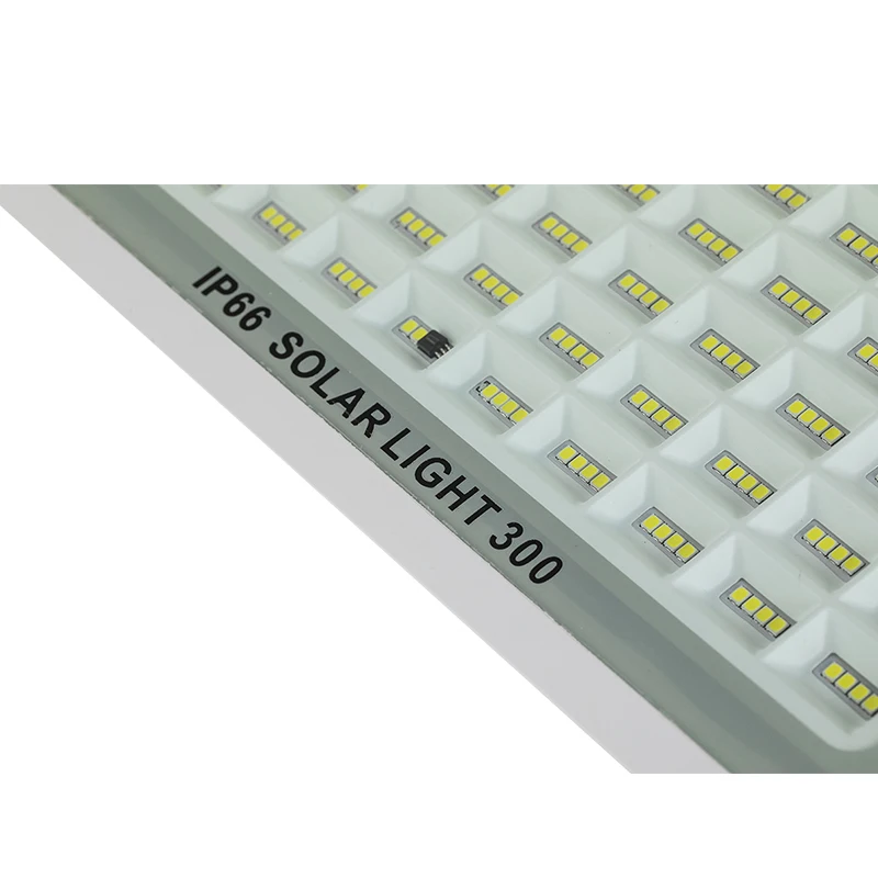 Outdoor Waterproof IP65 Projector Led Solar Flood Light 200 Watt High Brightness 1100 Lumen Lighting and Circuitry Design 10000