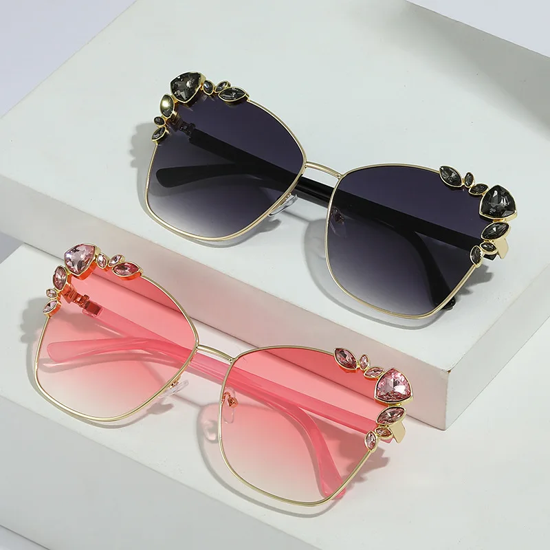 

4394 Wholesale Classic Pink Hip-hop Sun Glasses Diamond Inlaid Eyewear Cat Eye Sunglasses Women