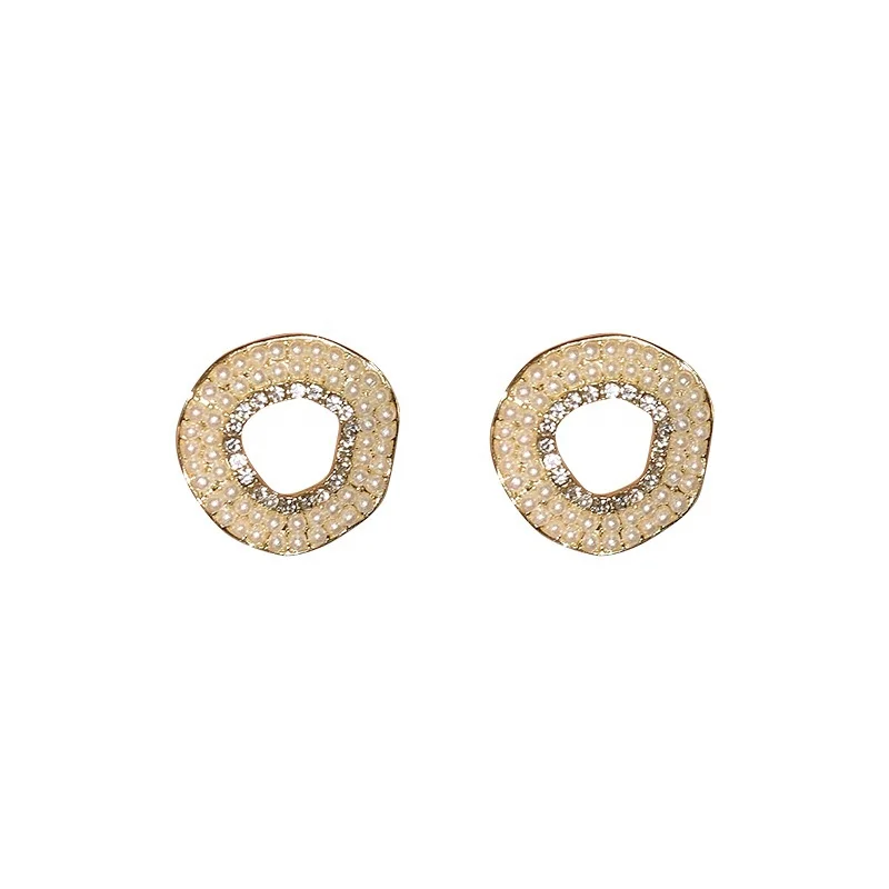 

Vintage Elegant Pearls Rhinestone Geometric Stud Earring For Women Cute Small Earring Wedding Party Jewelry, Picture shows