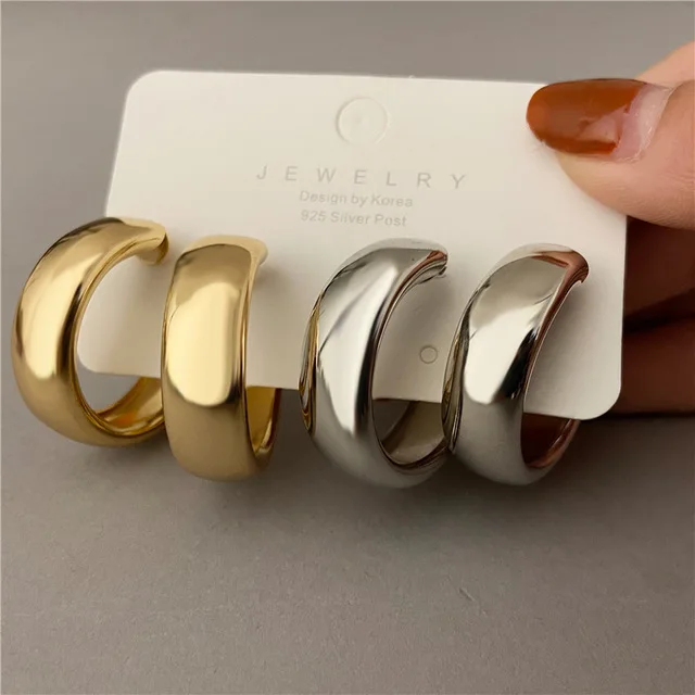 

Minimalist Simple Silver Color Hoop Earrings For Girl Gold Circle Round Earrings for Women Jewelry 2021