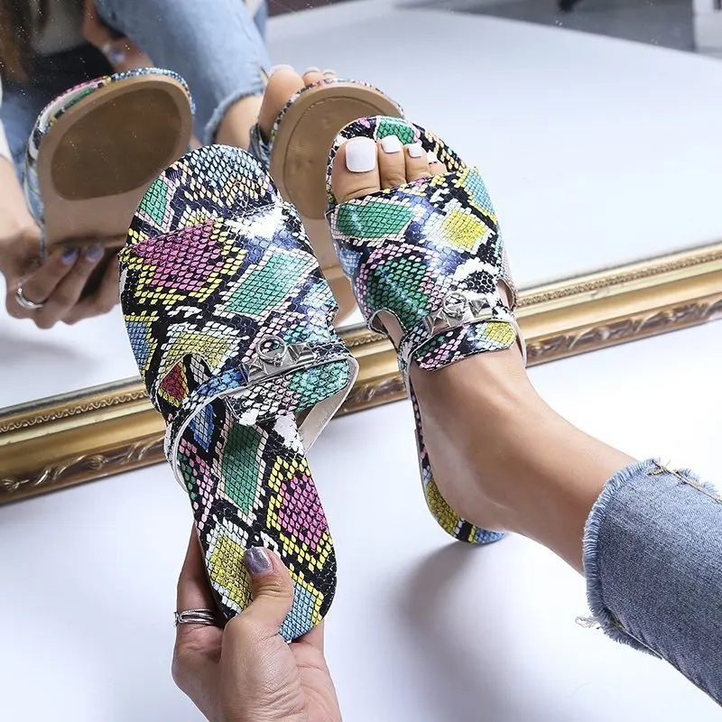

2021 new stylish ladies Serpentine flat sandals women plus size outdoor slippers