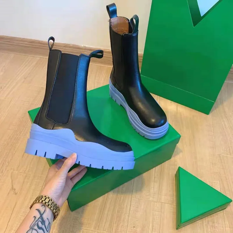

Fashion Solid 2021 Thick Soled Waterproof Leather Chelsea Boots Woman Chelsea Boot, As the picture shows