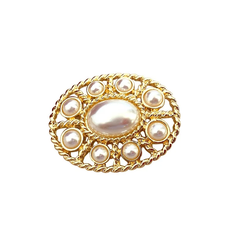 

2022 Wholesale Oval Shaped Pearl Brooch Pin Luxury Gorgeous Ins style Hot Selling Retro Vintage Royal Brooch Clutch Women Girl, As pic