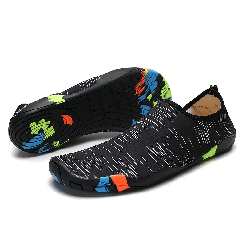 

Custom Logo Trendy Couple Water Shoes Plus Size Stretch Cloth Breathable Elastic Band Beach Men's Swimming Shoes