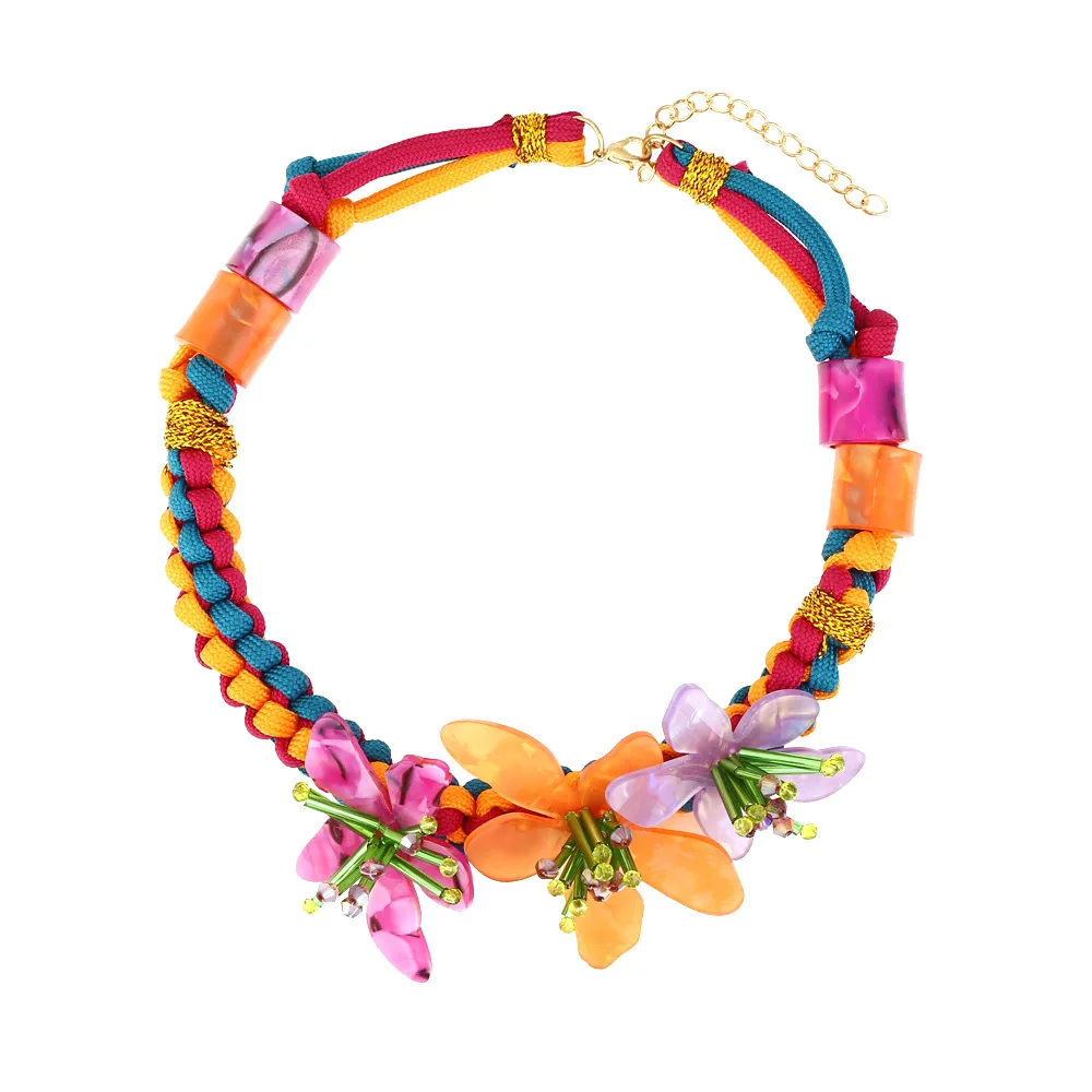 

Fresh Resort Style Jewelry Handmade Woven Resin Necklace Beautiful Beaded Acrylic Flower Necklace for Women