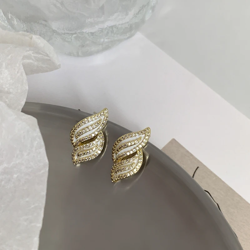 

Vershal F-22 Vintage 18k Gold Plated Minimalist Zircon Leaf Stud Earrings For Women
