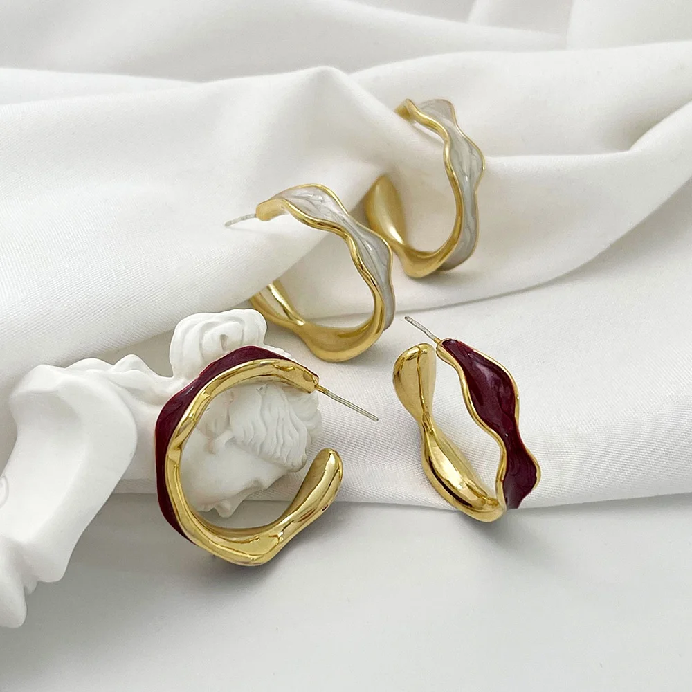 

Hot selling trendy jewelry women simple gold plated c-shaped hoops earring vintage enamel red drip oil huggie earrings stud