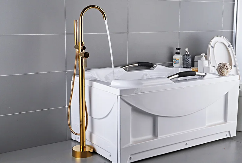 gold-bathtub-faucet_01.jpg