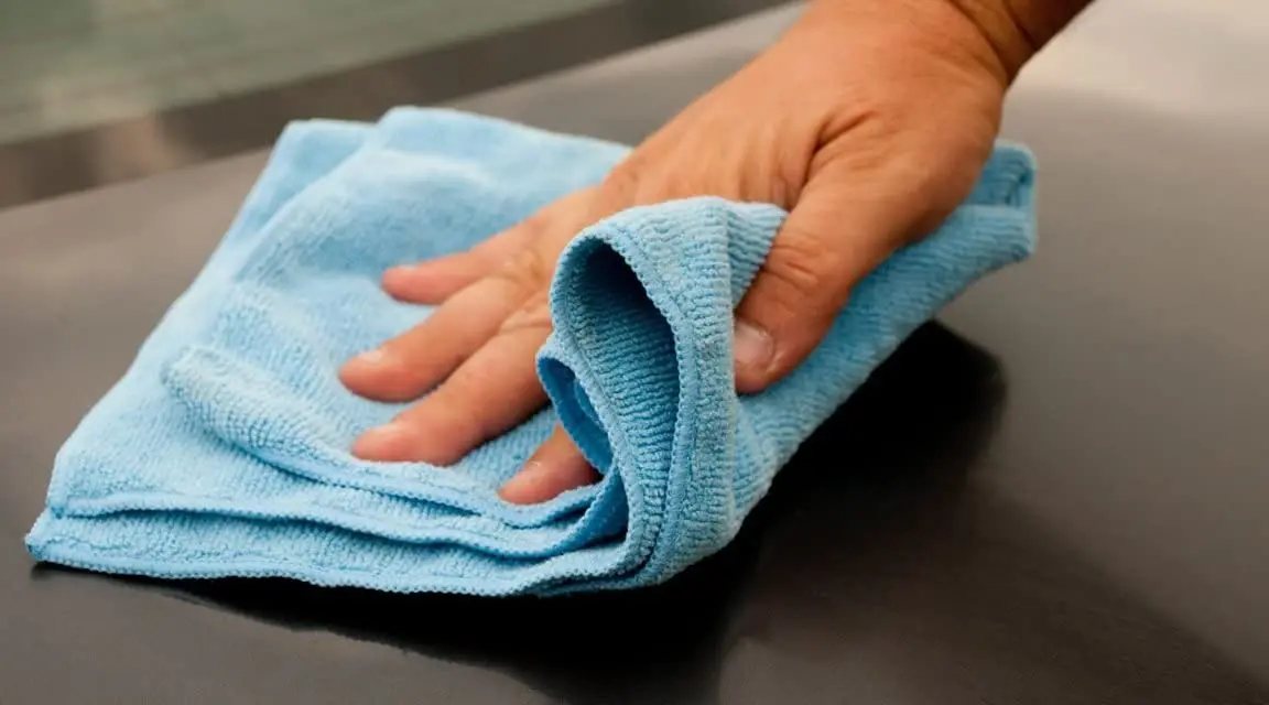 Microfiber terry warp cleaning towel