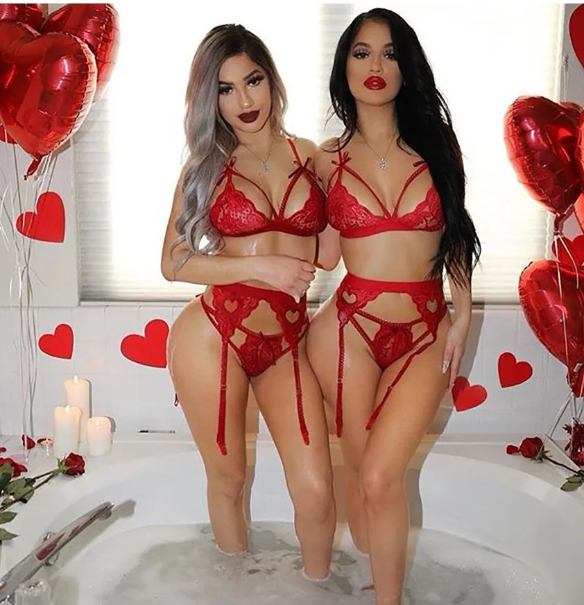 

2021 Private Label Plus Size Black White Heart Valentine Lingerie Women In Bulk Harness Laced Red 2 Piece Lace Sexy Lingerie Set, Picture shows