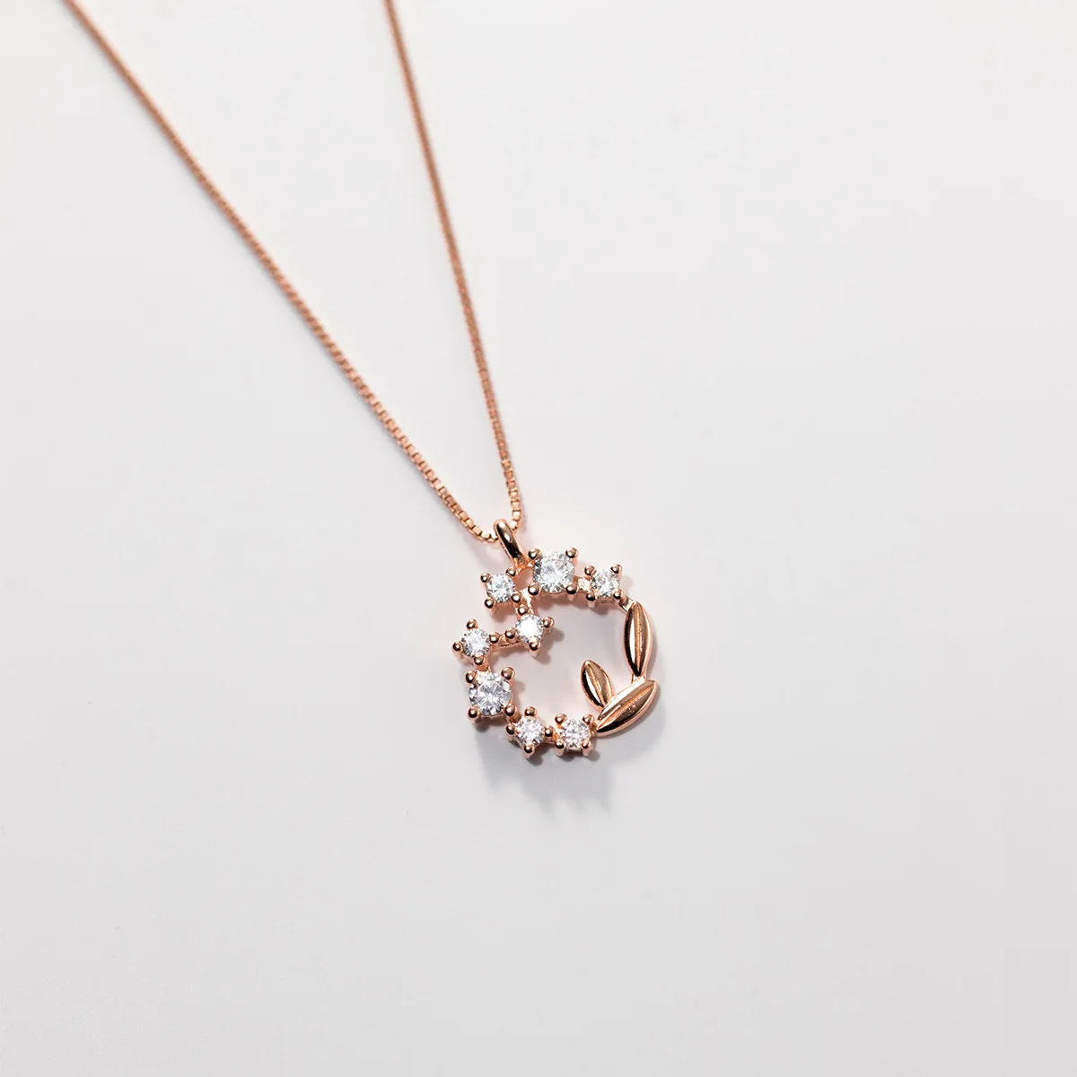 

Hot Sale Cubic Zircon Circle Pendant Necklace Chic S925 Silver Box Chain Diamond Geometric Circle Necklace