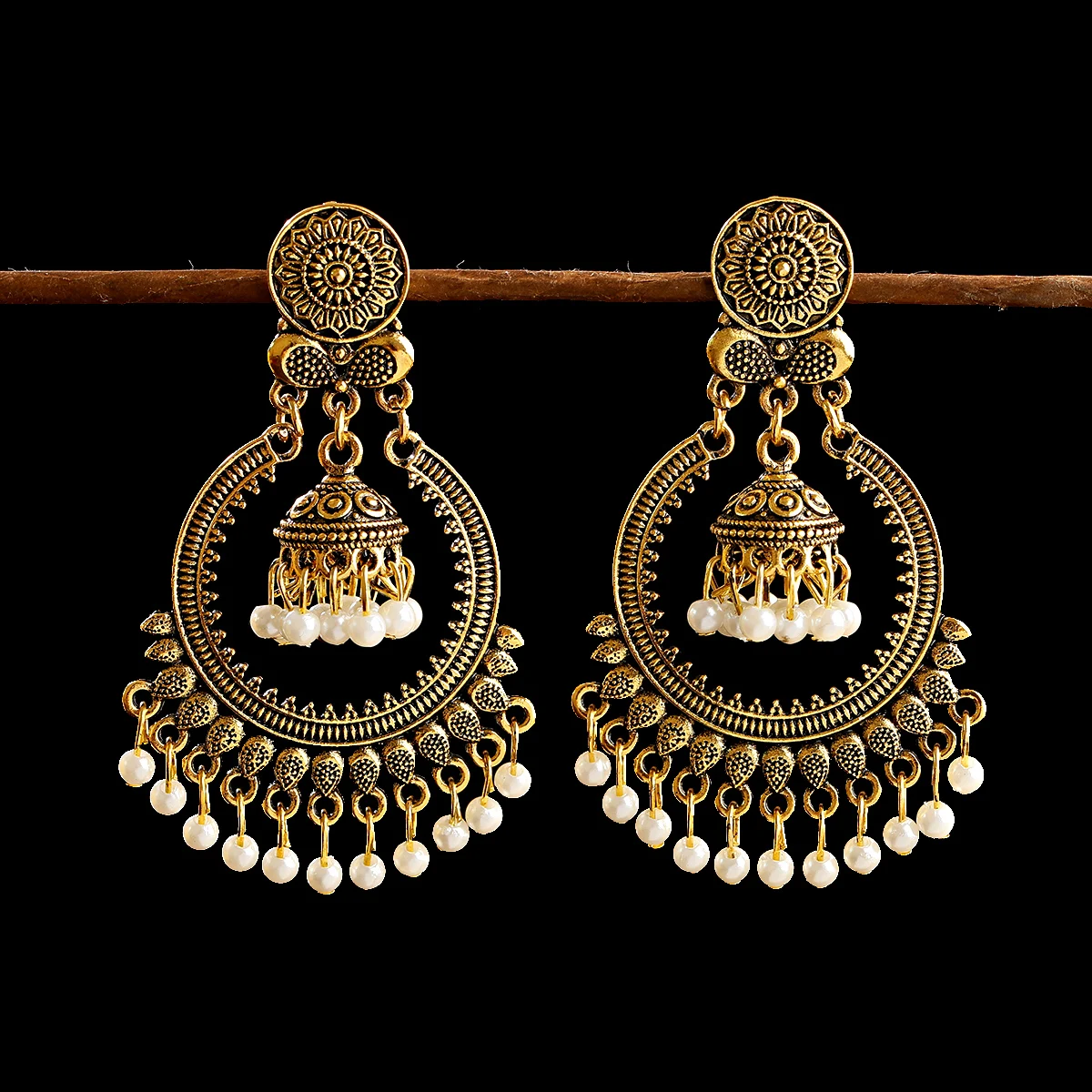 

Classic Women's Gypsy Gold Flower Wedding Earrings Boho Jewelry Ladies Retro Tassel Indian Jhumka Earrings Oorbellen Hangers, Gold/silver