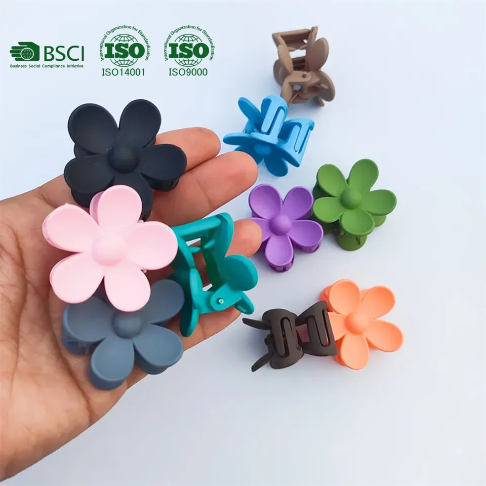 

YJL NEW 3.5cm mini flower hair claw clips cute candy Solid color claw hair clips women girl hair clips accessories wholesale