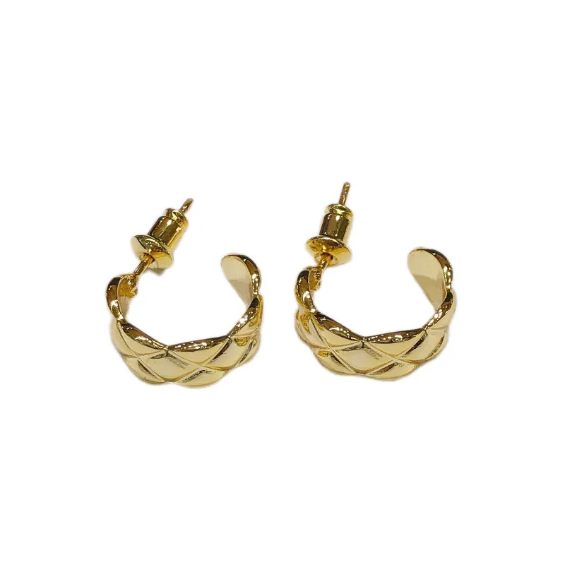 

New Style Ins 18K Gold Plated C Shape Stud Earrings Geometric S925 Needle Texture Round Circle Hoop Earrings For Girls