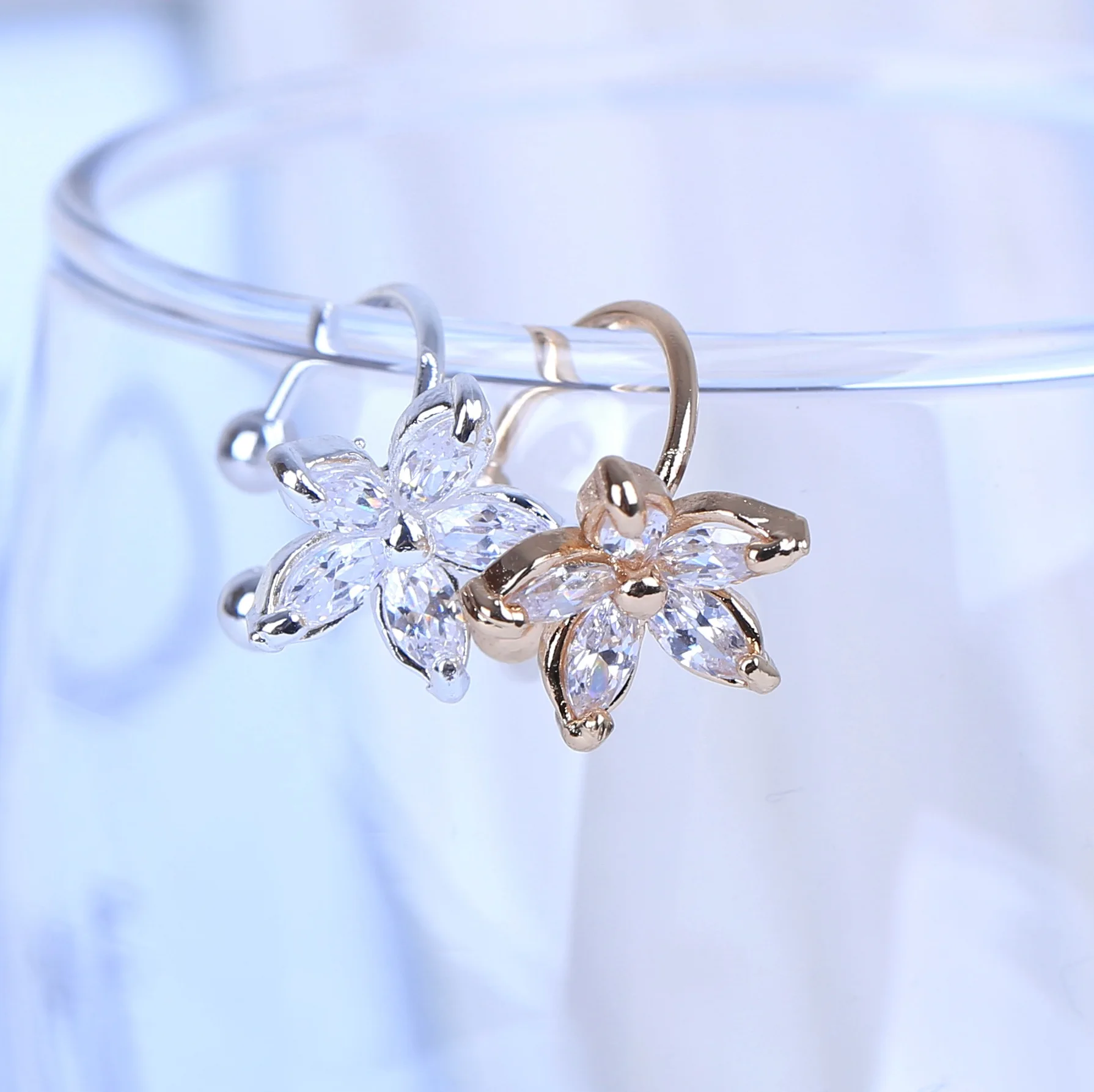 

New Korean Daisy Zircon Crystal Super Flash Earrings Without Pierced U-shaped Ear Bone Clip Single, Gold;silver