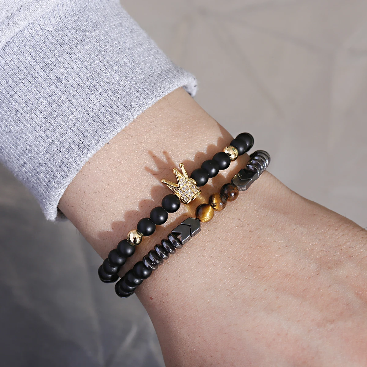 

2 Pcs/set King Gold Crown Beaded Matte Onyx Bracelets Tiger Eye Heamtite Arrows Adjustable Bracelets For Women Men, Multi-colors