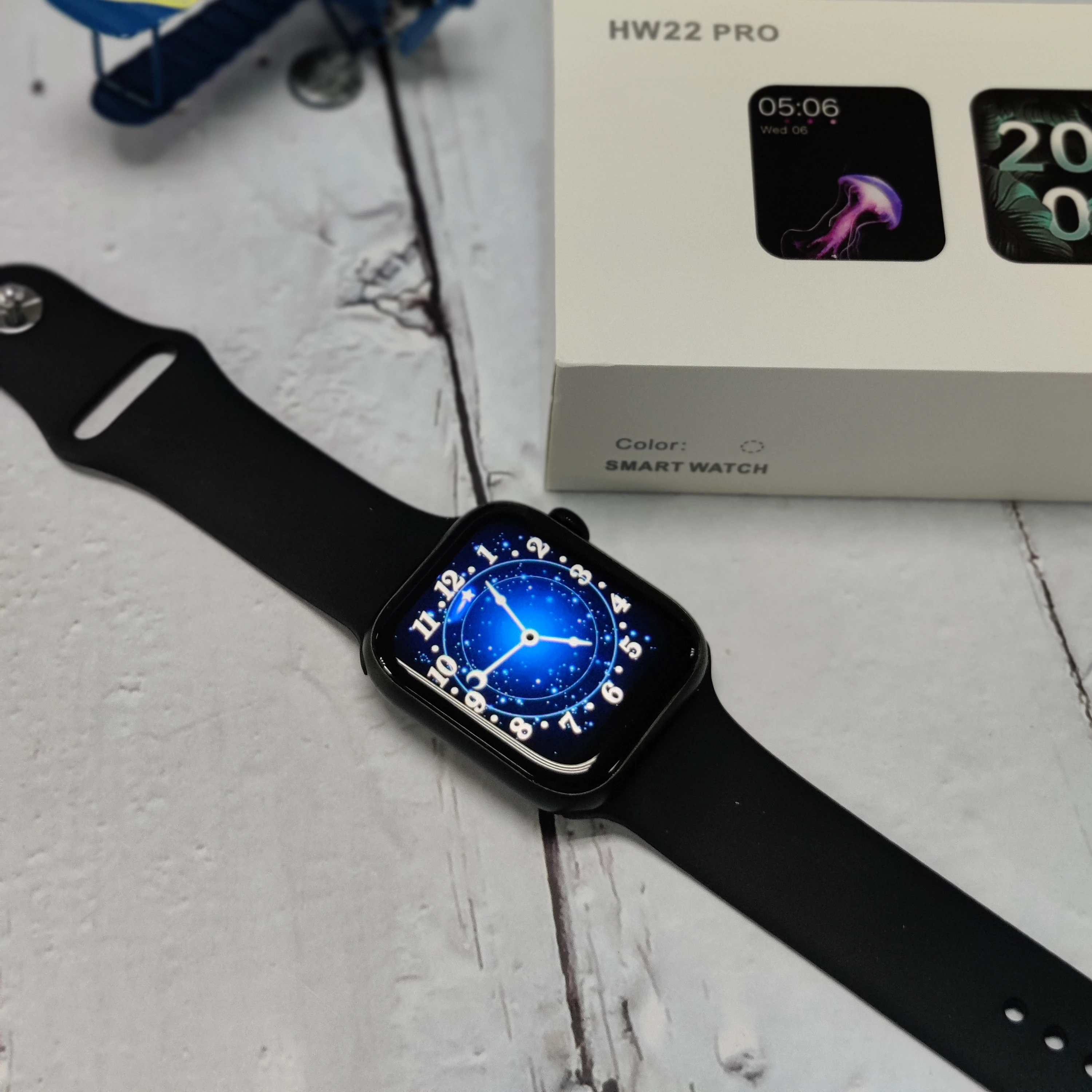 

waterproof smart watch HW22 pro 1.75 Inch BT Call Wireless Charger Heart Rate Monitor series 6 cheap Smartwatch with camera