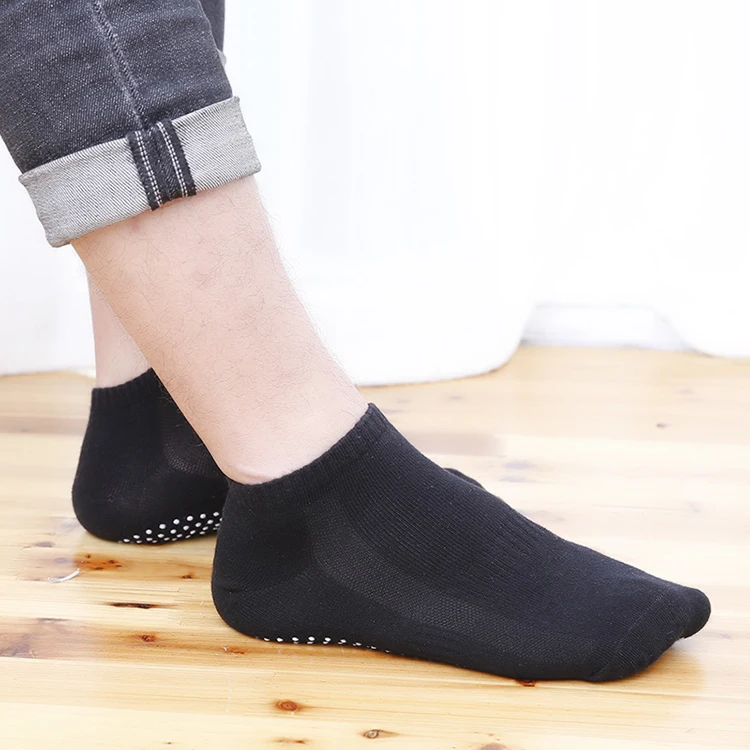 

Custom Cotton Grips Anti Slip Socks Men Ankle Non Skid Socks Wholesale