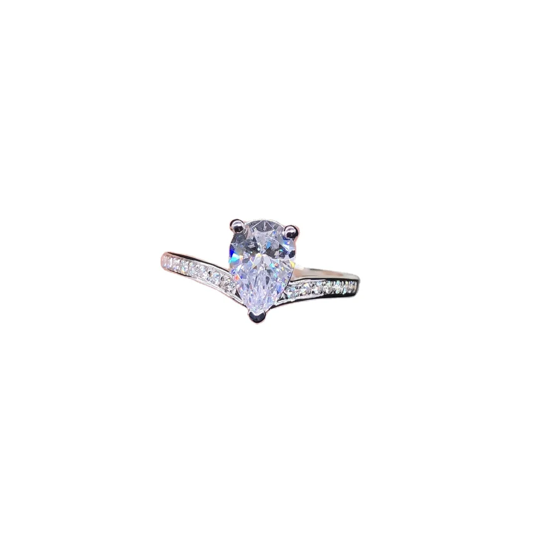 

Luxury Female 925 Sterling White Gold Plated 1.5 ct Heart Shape Moissanite Diamond Silver Ring for Wedding Engagement