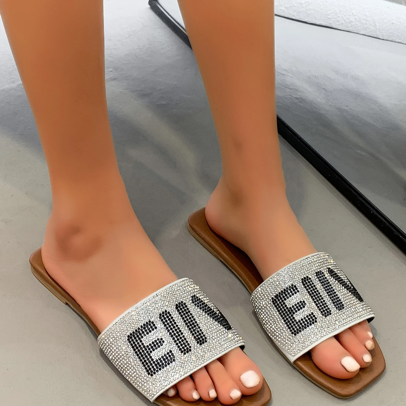 

hot latest design shoes bling diamond slippers lady flat soft beach sandals, As pic