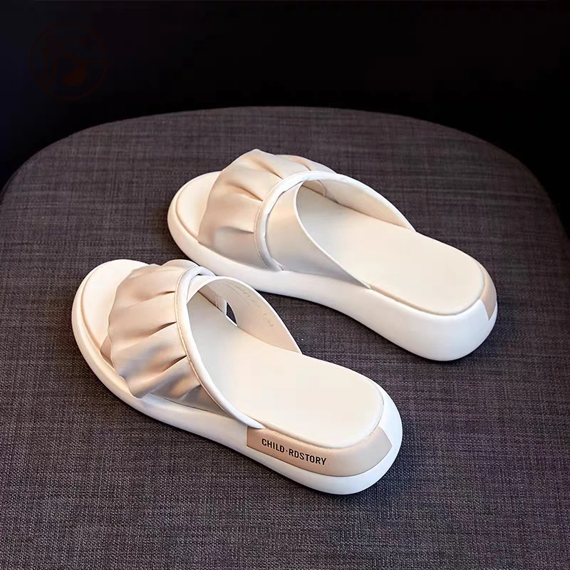 

fashion 2021 new slipper shoes fancy casual ladies slippers and sandals light weight dazzling women slippers, Picture