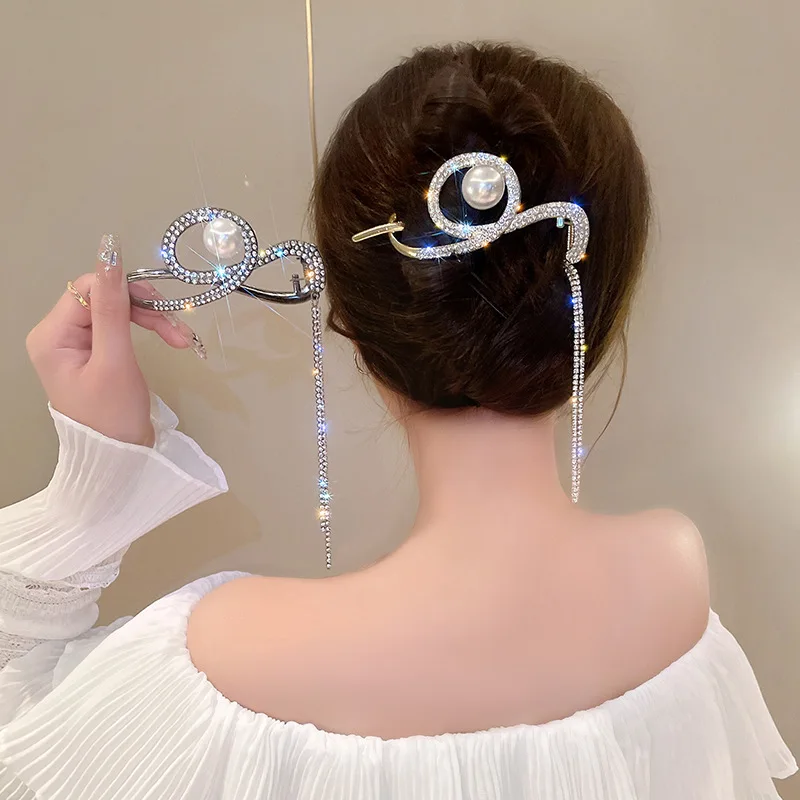 

Rhinestone Butterfly Tassel Back Head Hairpin Fashion Head Ornament Hair Claw Catch Clips Shark Clip