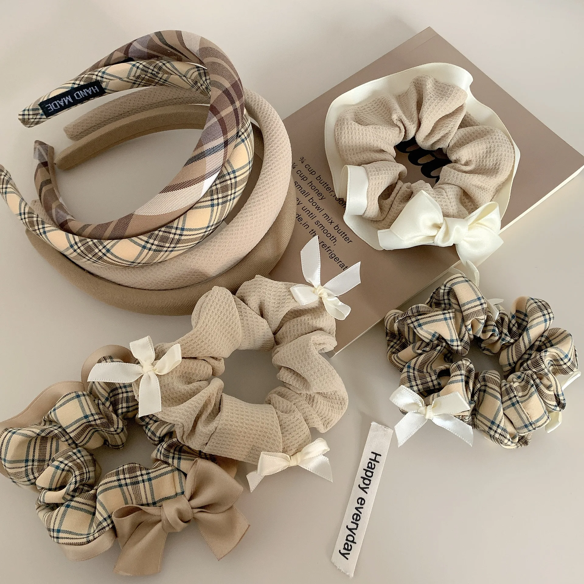 

Elegant Fabric Hair Bands Set for Women Accessories Headband Handmade Assorted Waffle Checkered Scrunchies Bow Set