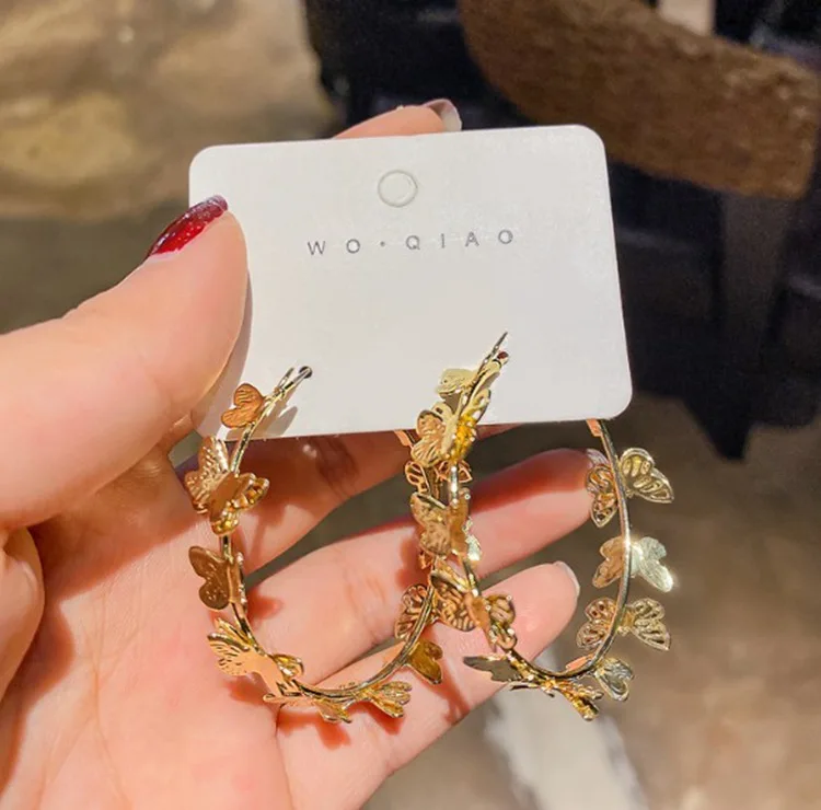 

New fashion C-shaped earrings three-dimensional golden butterfly earrings