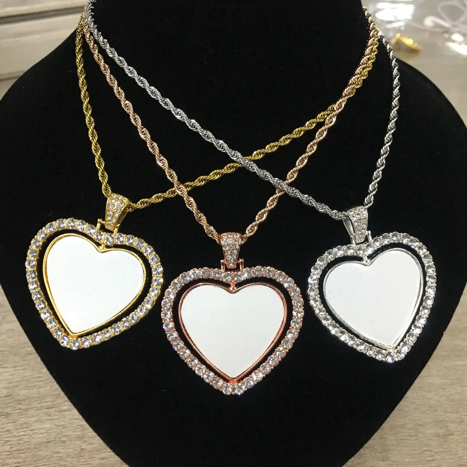 

2021 New Arrival High Quality Sublimation Heart Shape HipHop 360 Degree Rotatable Necklace Customized Photo Jewelry, Silver /gold/rose gold