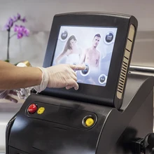 ألما ليزر سوبرانو الجليد البلاتين سرعة 808 755 1064nm ديود معدات إزالة شعر الليزر