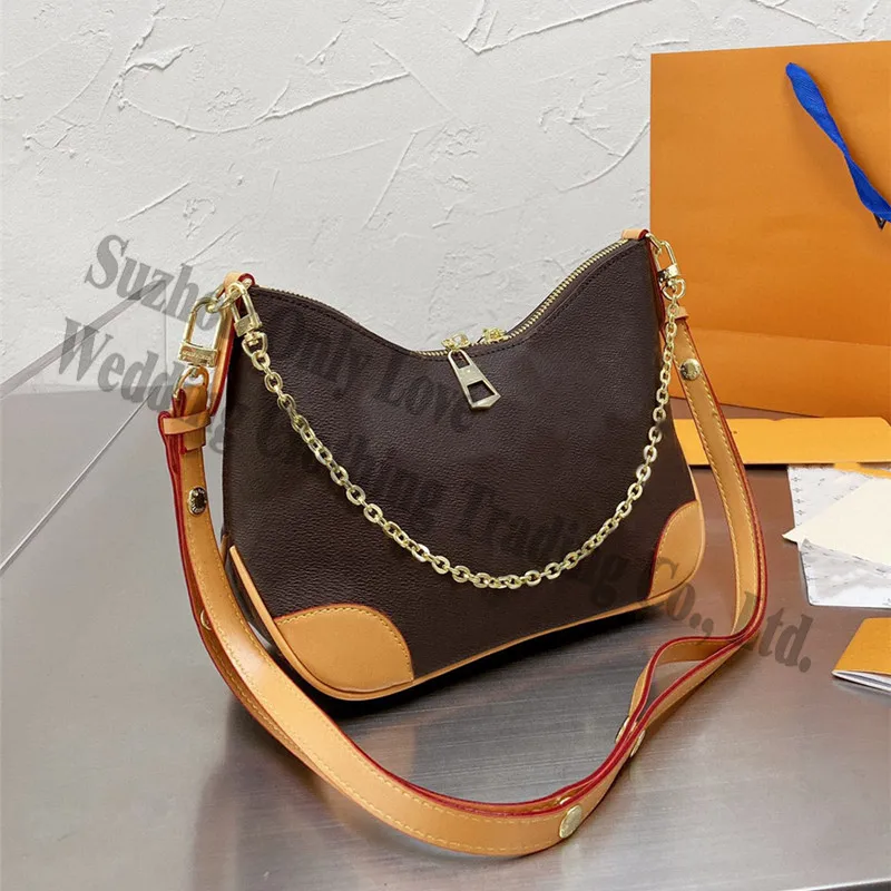 

Wholesale Ladies Soft Real Leather Chain one side Shoulder Bags Lady Fashion All Over Letters Cross Body Handbags