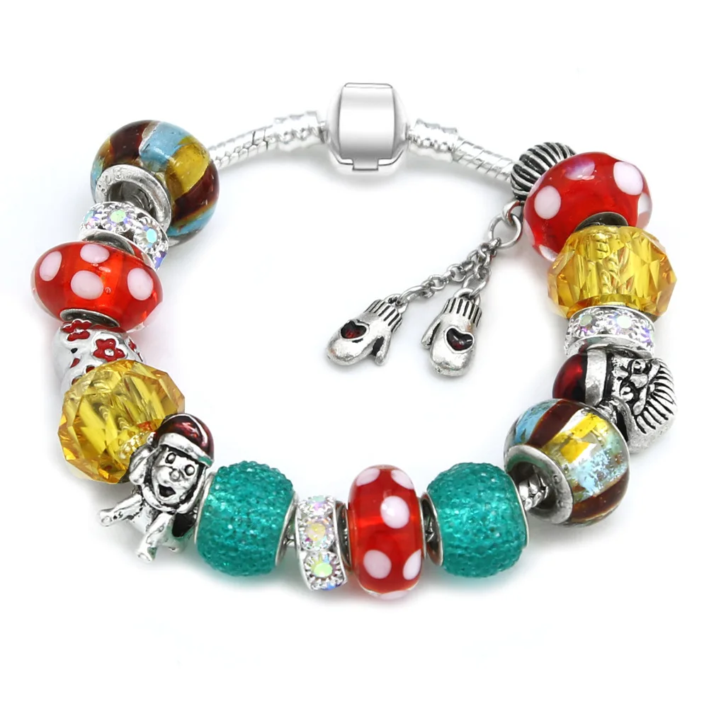 

Latest Young Girls Gifts Cute Colorful Christmas Festival Jewelry Delicate Glass Beaded Dog Santa Claus Christmas Charm Bracelet