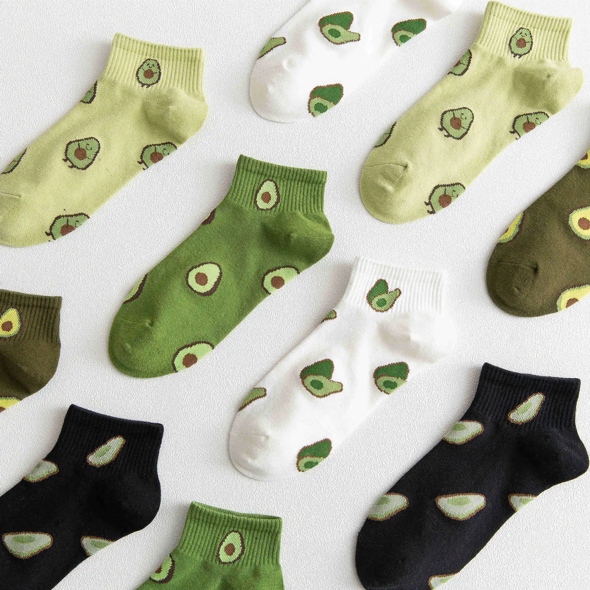 

New avocado Embroidery breathable ankle women socks