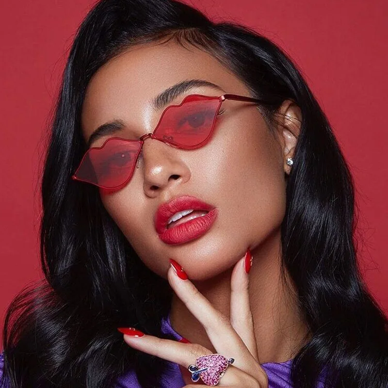 

Fashion simple design metal frame PC lens cute lips shaped sunglasses 2021