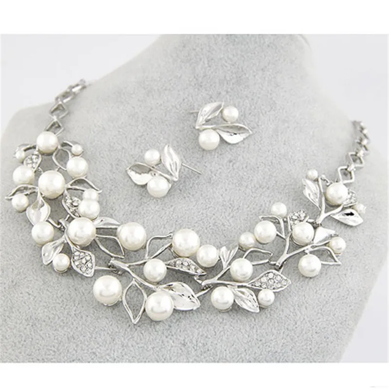 

New Simulated Pearl Necklaces & Pendants Leaves Statement Necklace Women Collares Ethnic Jewelry for Personalized Gifts, Picture