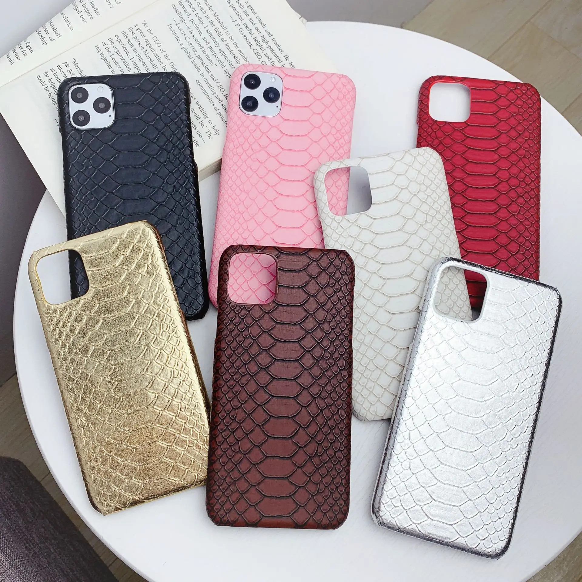 

Fashion snake pattern pc cover case for iphone 12 phone case crocodile skin embossed