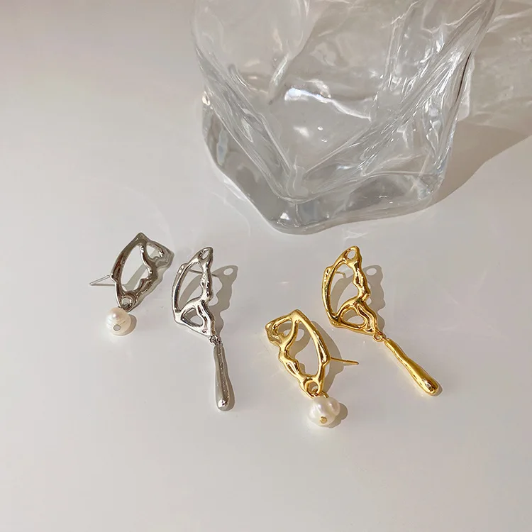 

Personalized Design Gold Silver Plating Hollow Irregular Geometric Drop Earrings Asymmetric Metal Pearl Dangle Earrings