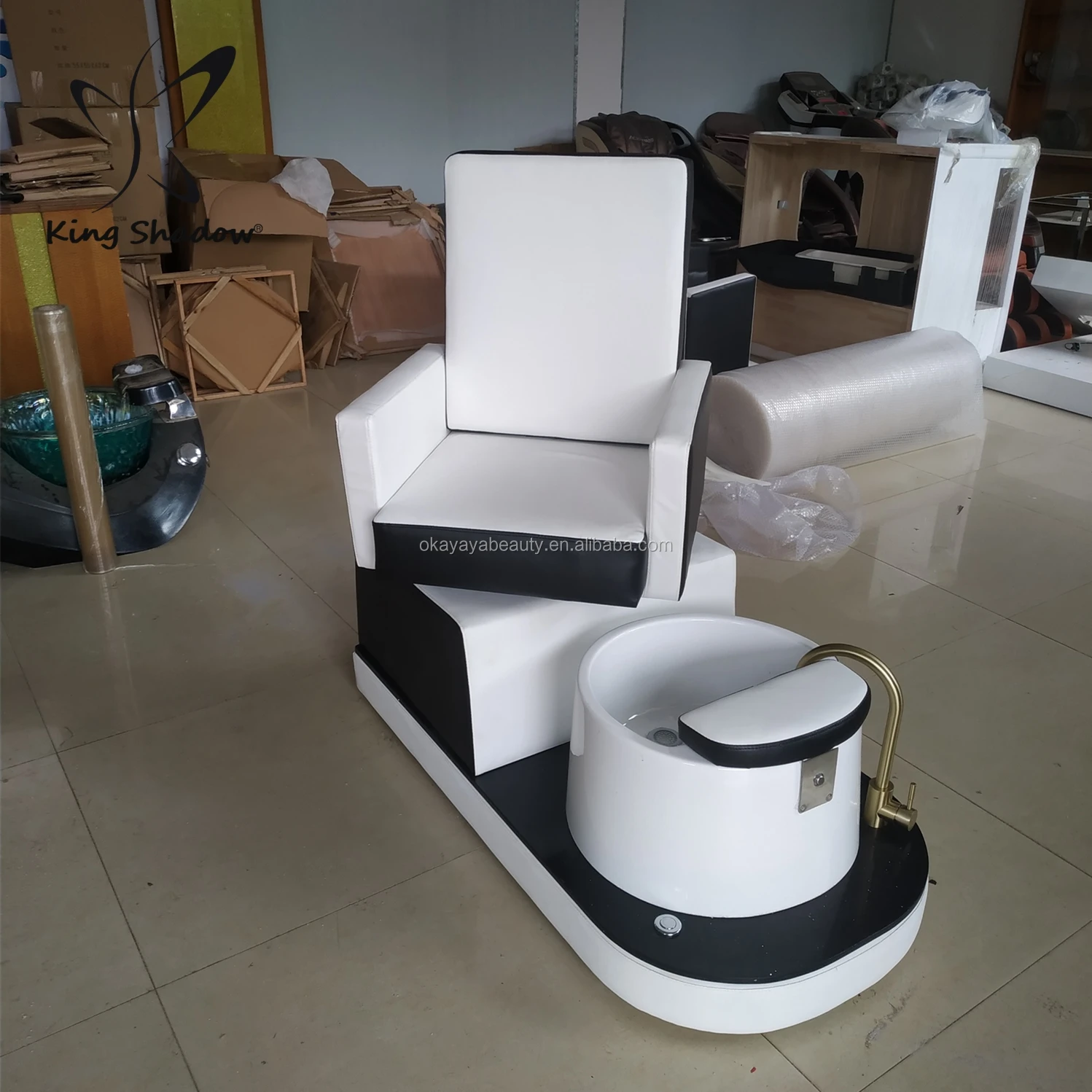 

2020 New Design Special Top luxury White Rotatable Spa Chair Pedicure Chair With Sink