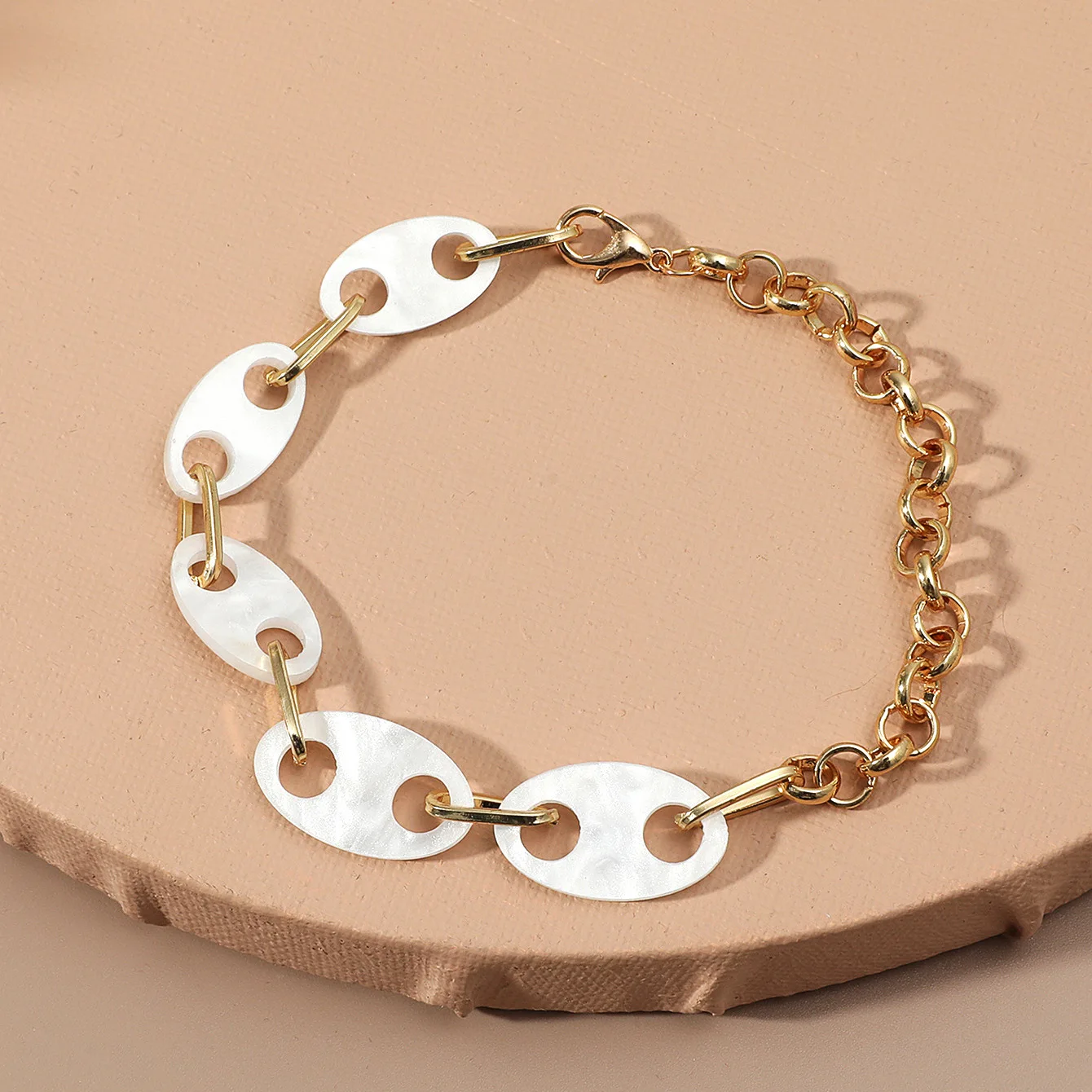 

Wholesale Vintage Animal Bracelet Pig Nostril Alloy Bracelet Woman's Bracelets & Bangles, Gold