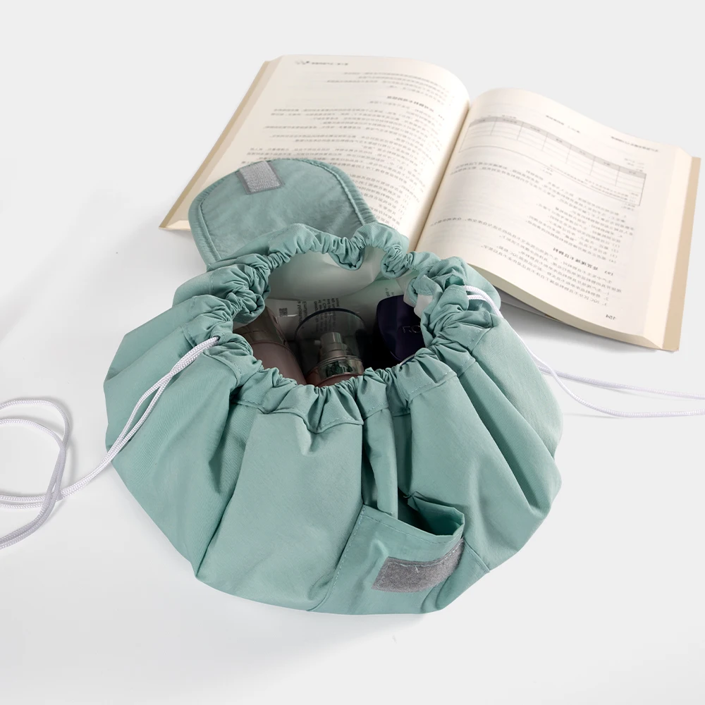 

Wholesale Personalise Polyester Girl Waterproof Mini Cosmetic Bag Large Capacity Travel Poatable Lazy Drawstring Make Up Bag, Customized color