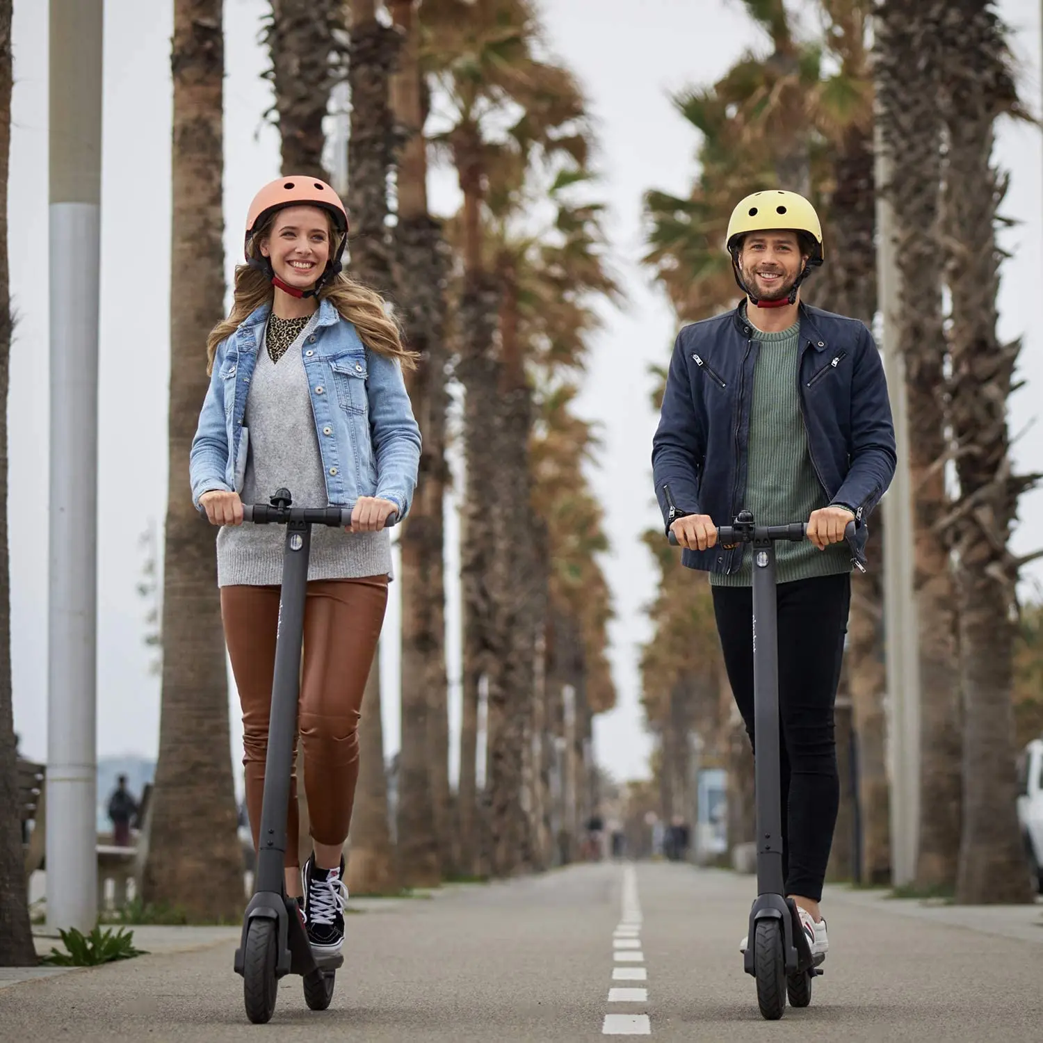 

Ninebot Segway 100% e Kickscooter 300W Folding electric scooters Adult E22