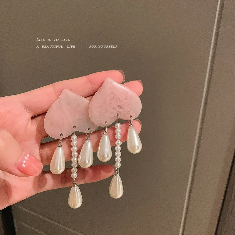 

fashion pearl drop pink heart resin earrings