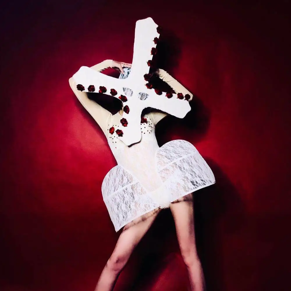 

Nightclub costumes New Year's party white cross headgear show dance costumes