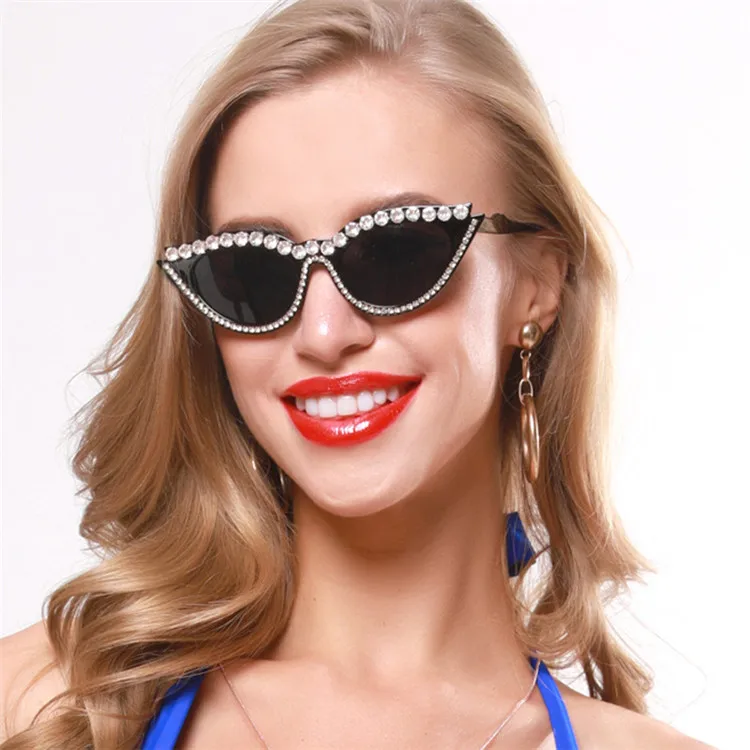 

Luxury Uv400 Shades Sunglasses Woman Crystal Rhinestones Cat Eye Shades Sunglasses, Picture shows