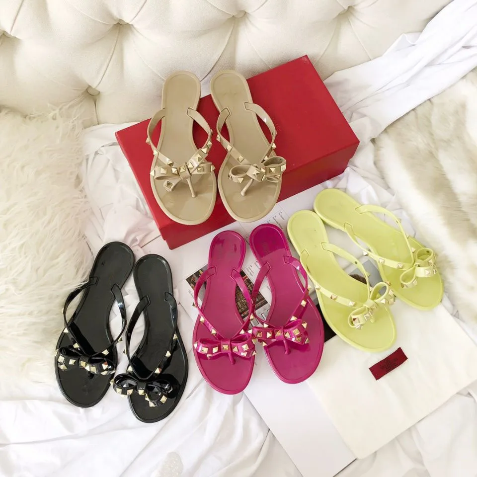 

Designer luxury Famous Brand V rivets bow Flip flop slippers women summer Original 1:1 flat beach jelly sandals, Picture