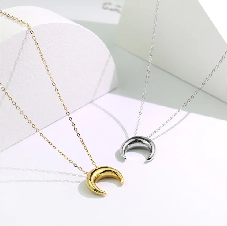 

2020 Moon Pendant Girls Necklace Fashion Moon Style Temperament Small Endowment Necklace Jewelry, Silver/gold