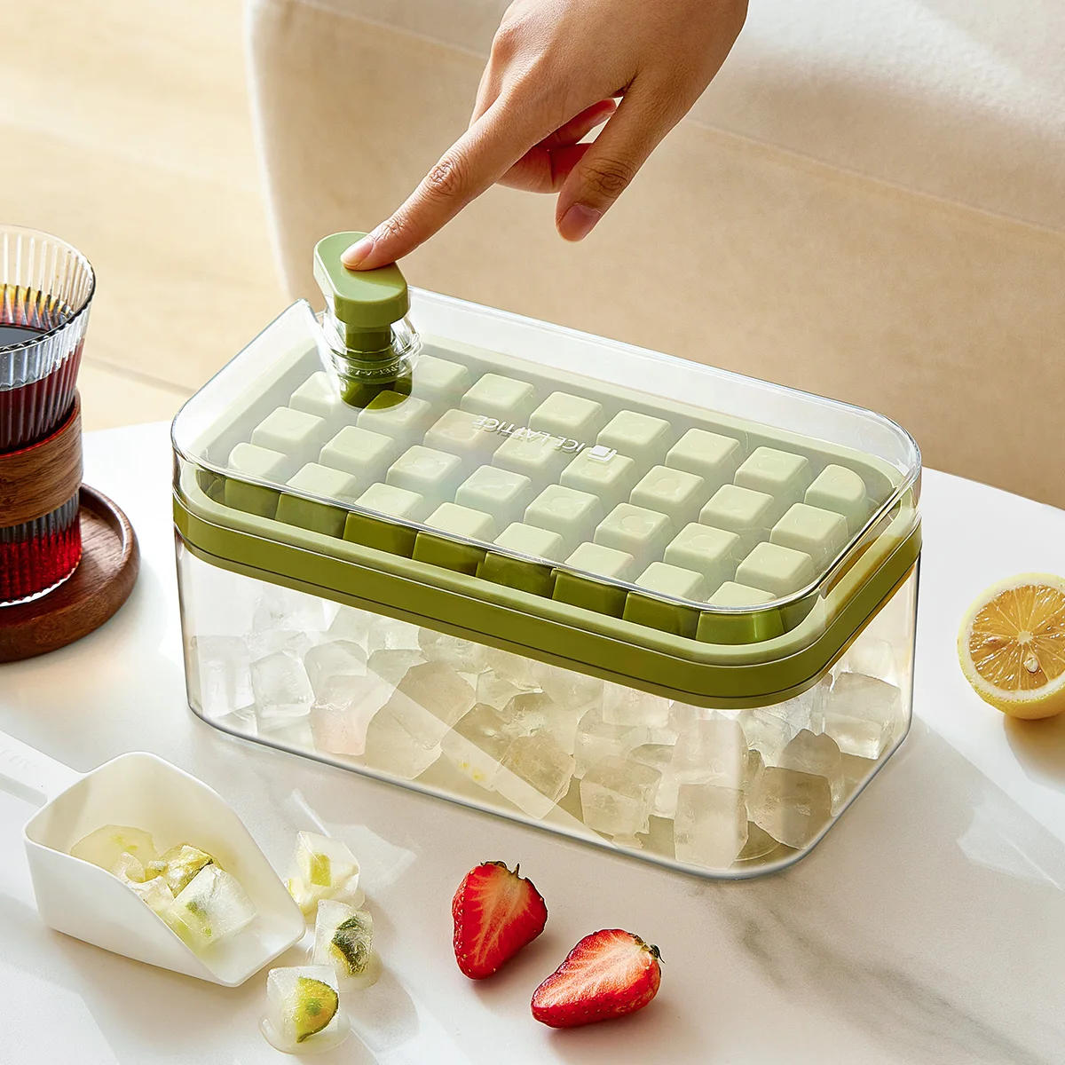 

2023 Newest Hot Sale Single Layer Ice Cube Tray Plastic Pressed Ice Makers Lattice Ice Tray with Storage Box