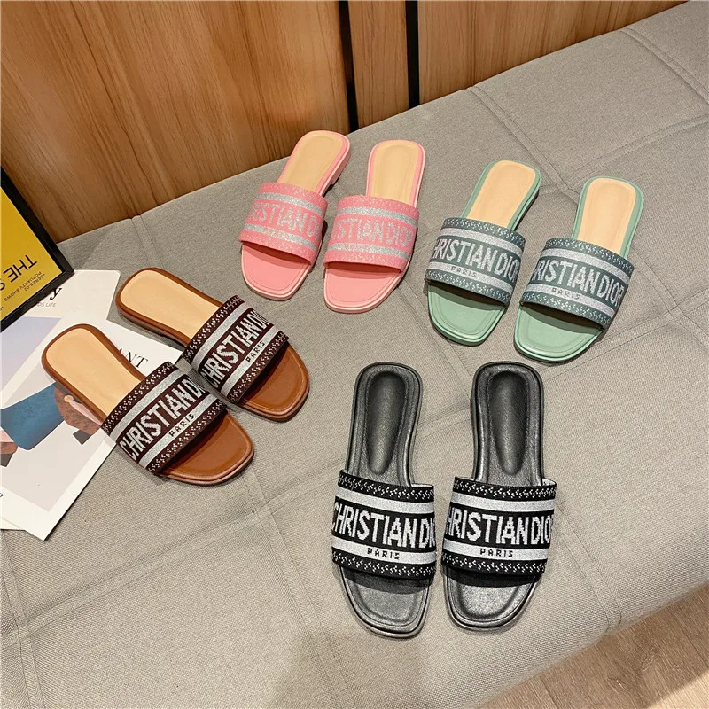 

drop shipping Sandals women summer 2021 new fashion embroidered letter slippers casual beach women's slippers for outer wear, Picture