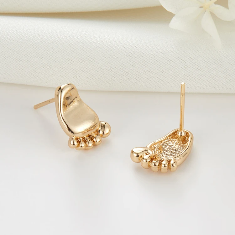 

Factory Unique Design Brass Jewelry 14K Gold Plated Foot Shape Stud Earrings