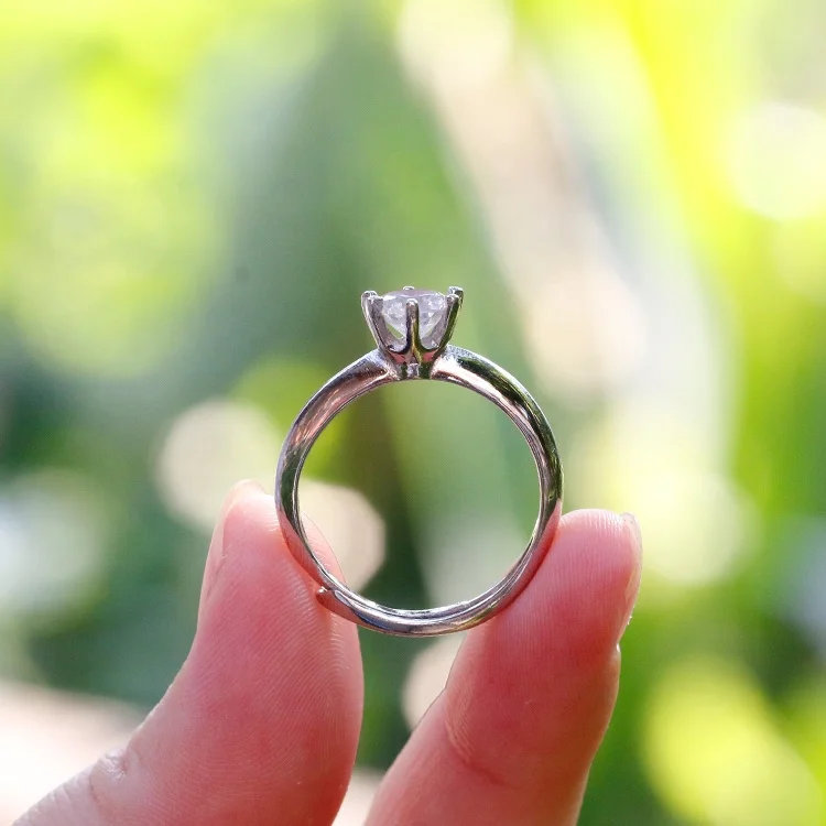 

2020 Sterling Silver Ring Engagement Round Cut Diamond Moissanite Ring